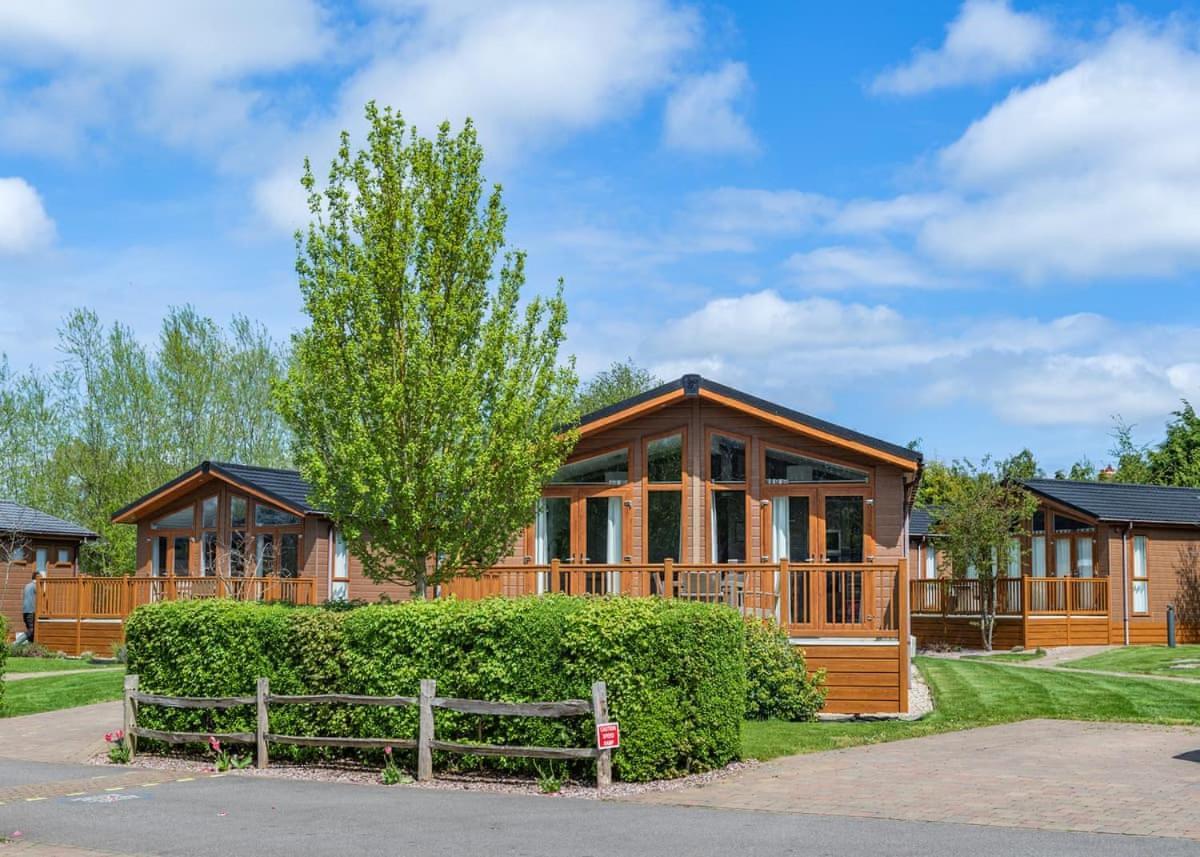 Canterbury Reach Lodge Retreat Petham Exterior photo
